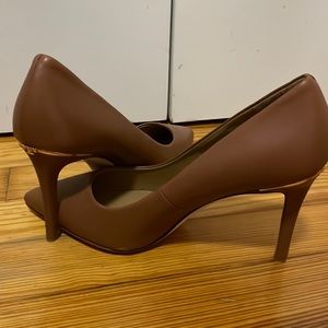 Tory Burch Heels - never worn